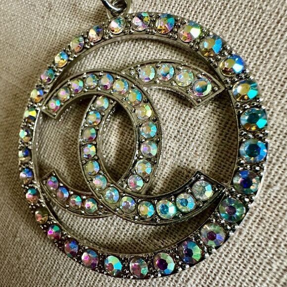 Aurora Borealis Crystal Keychain – Elegant & Sparkling ✨  Crystal Keychain - Picture 11 of 17